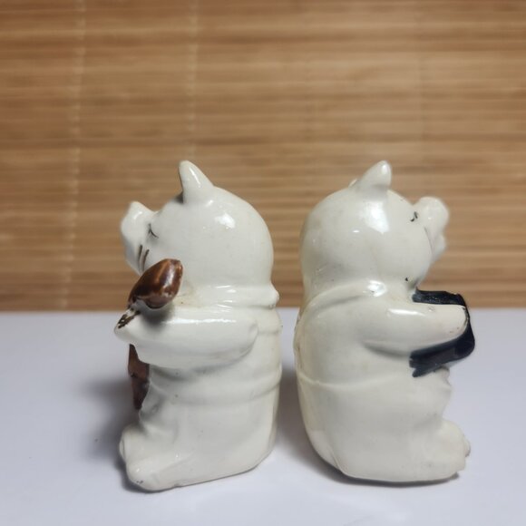 Vintage Pig Salt and Pepper Shakers Pigs Playing Instruments Cork Stoppers Japan - Picture 5 of 6
